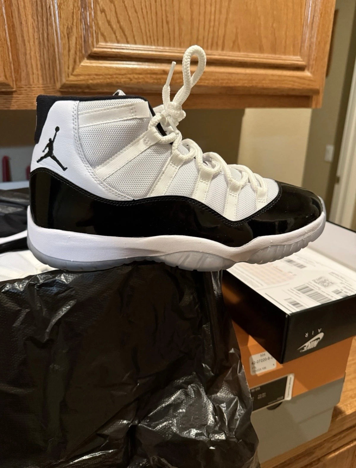 Air Jordan 11 Retro Concord (2018)